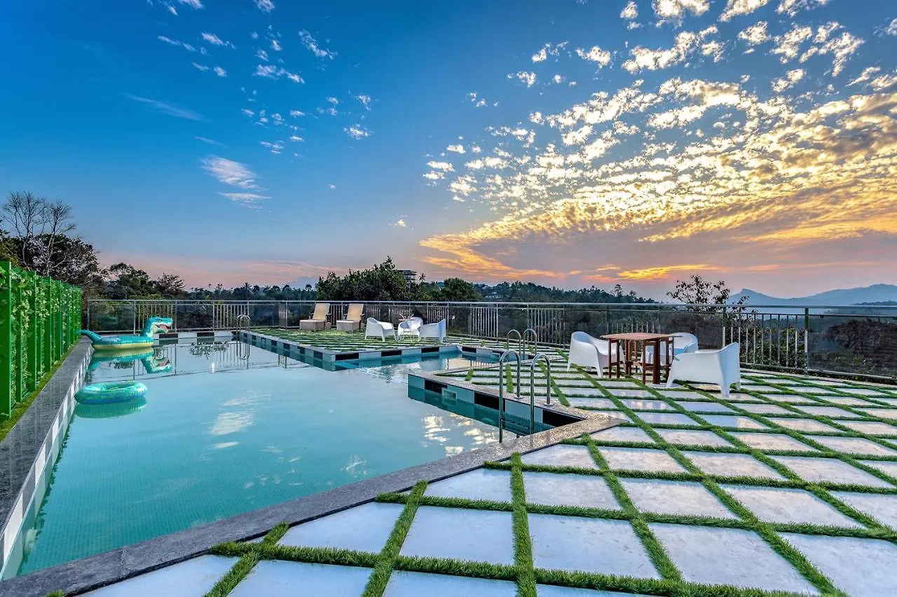 Hotel White House, Munnar
